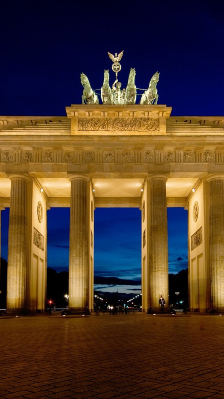 Brandenburg Gate Berlin wallpaper 750x1334