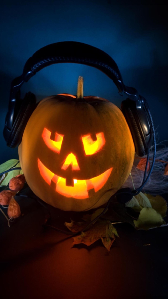 Fondo de pantalla Pumpkin In Headphones 640x1136