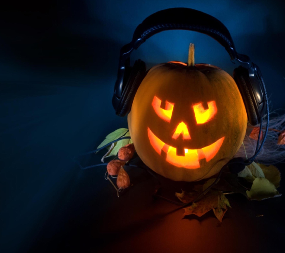 Das Pumpkin In Headphones Wallpaper 960x854