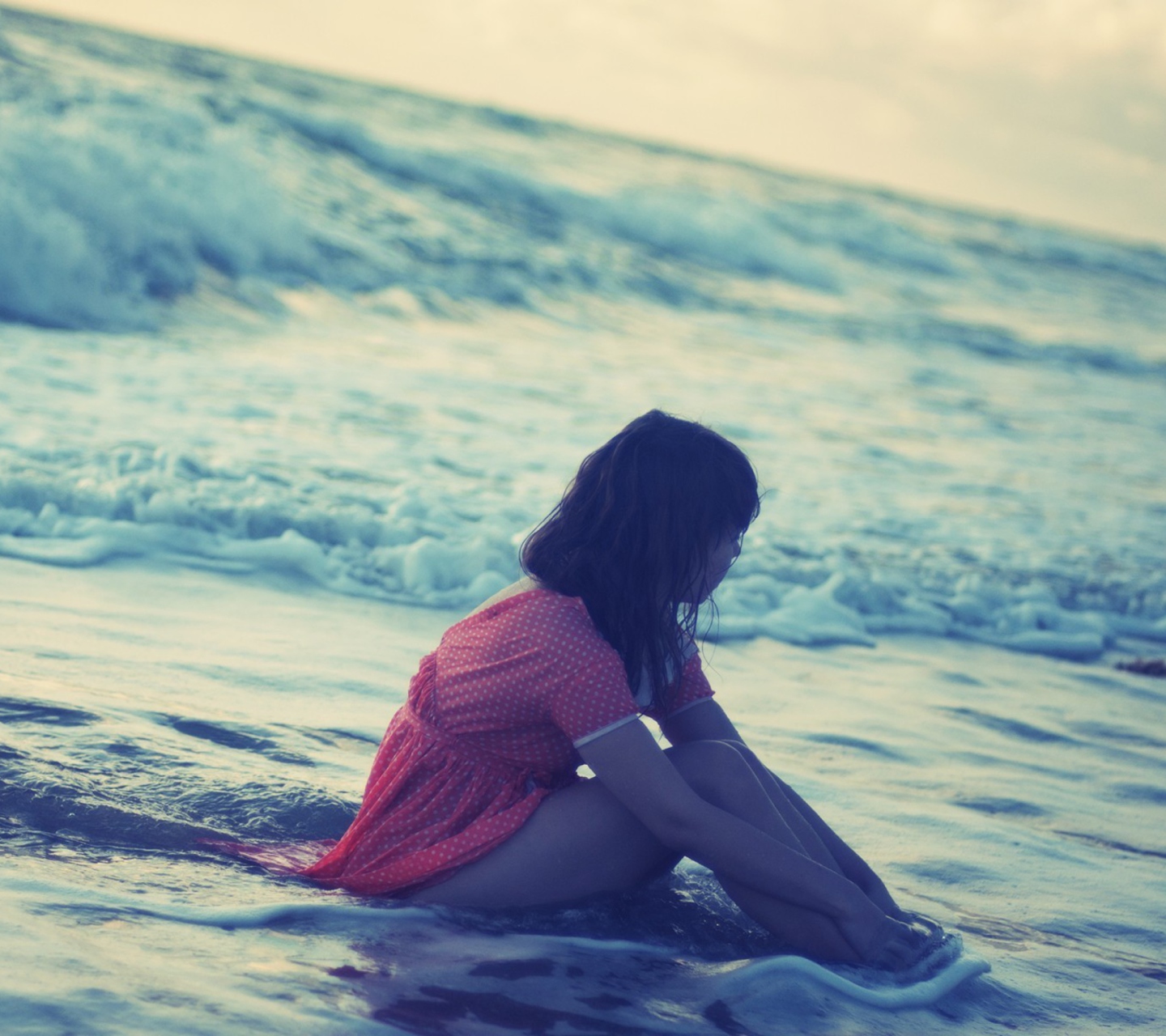 Girl And Ocean wallpaper 1440x1280