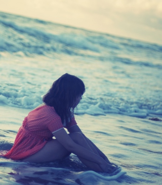 Girl And Ocean - Obrázkek zdarma pro 240x320