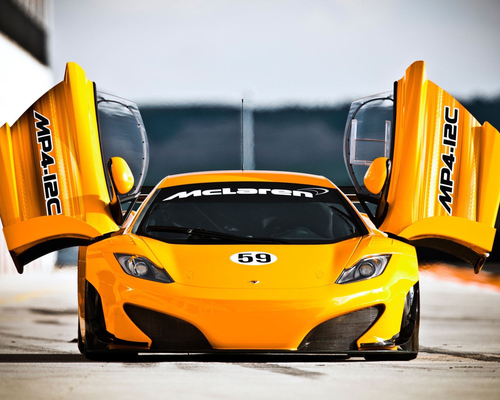 McLaren MP4 12C wallpaper 1600x1280