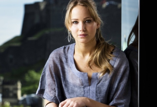 Jennifer Lawrence Casual Style Background for Android, iPhone and iPad