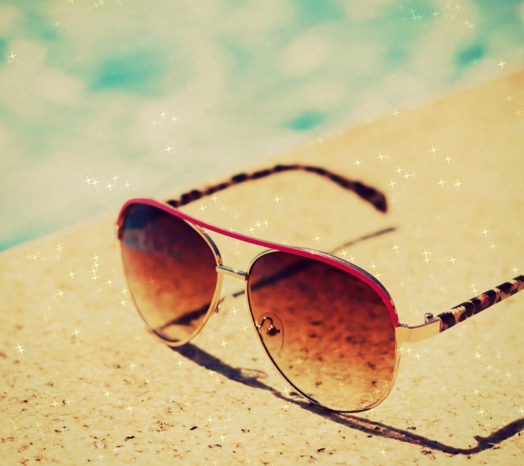 Das Sunglasses By Pool Wallpaper 1080x960