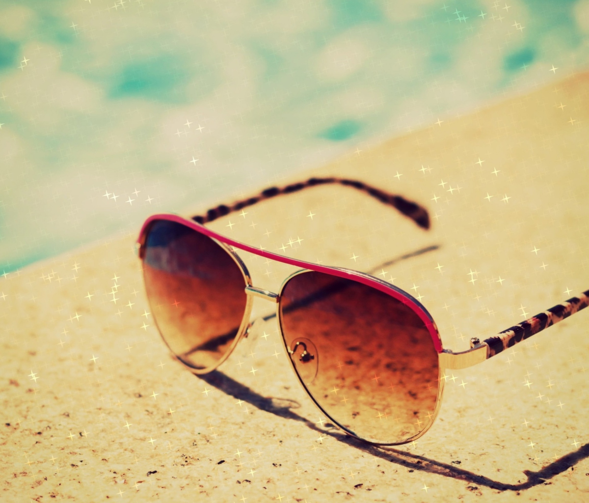 Screenshot №1 pro téma Sunglasses By Pool 1200x1024