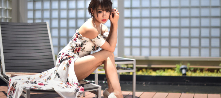 Glamour asian girl wallpaper 720x320