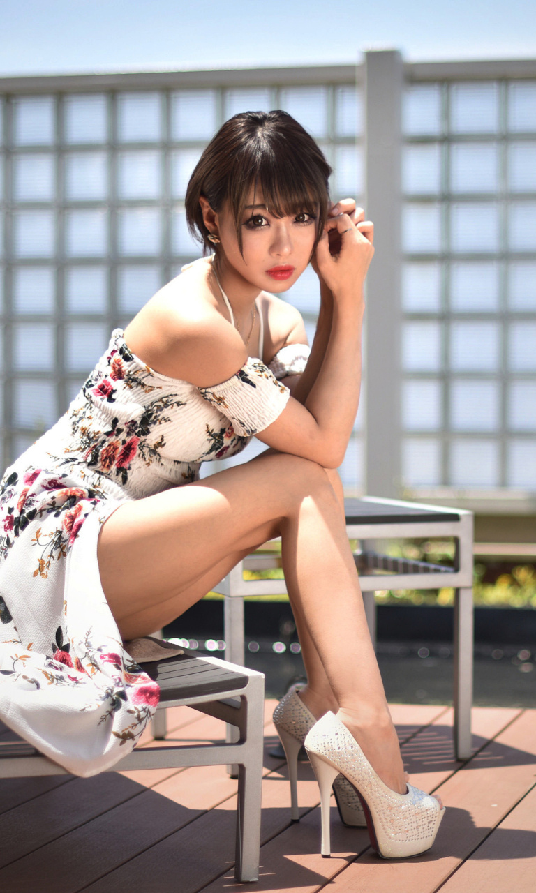 Glamour asian girl screenshot #1 768x1280