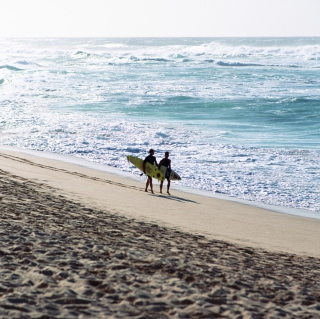 Kostenloses Summer Surfing Wallpaper für Samsung B159 Hero Plus