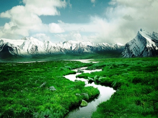 Mountains wallpaper 320x240