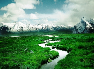 Free Mountains Picture for Android, iPhone and iPad