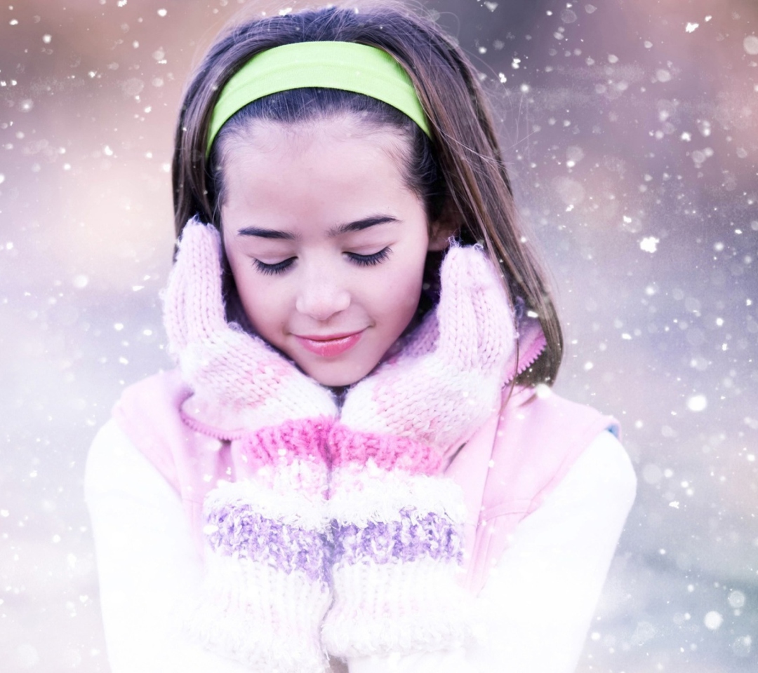 Girl In The Snow wallpaper 1080x960