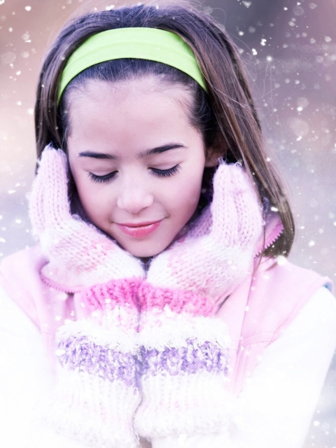 Girl In The Snow wallpaper 480x640