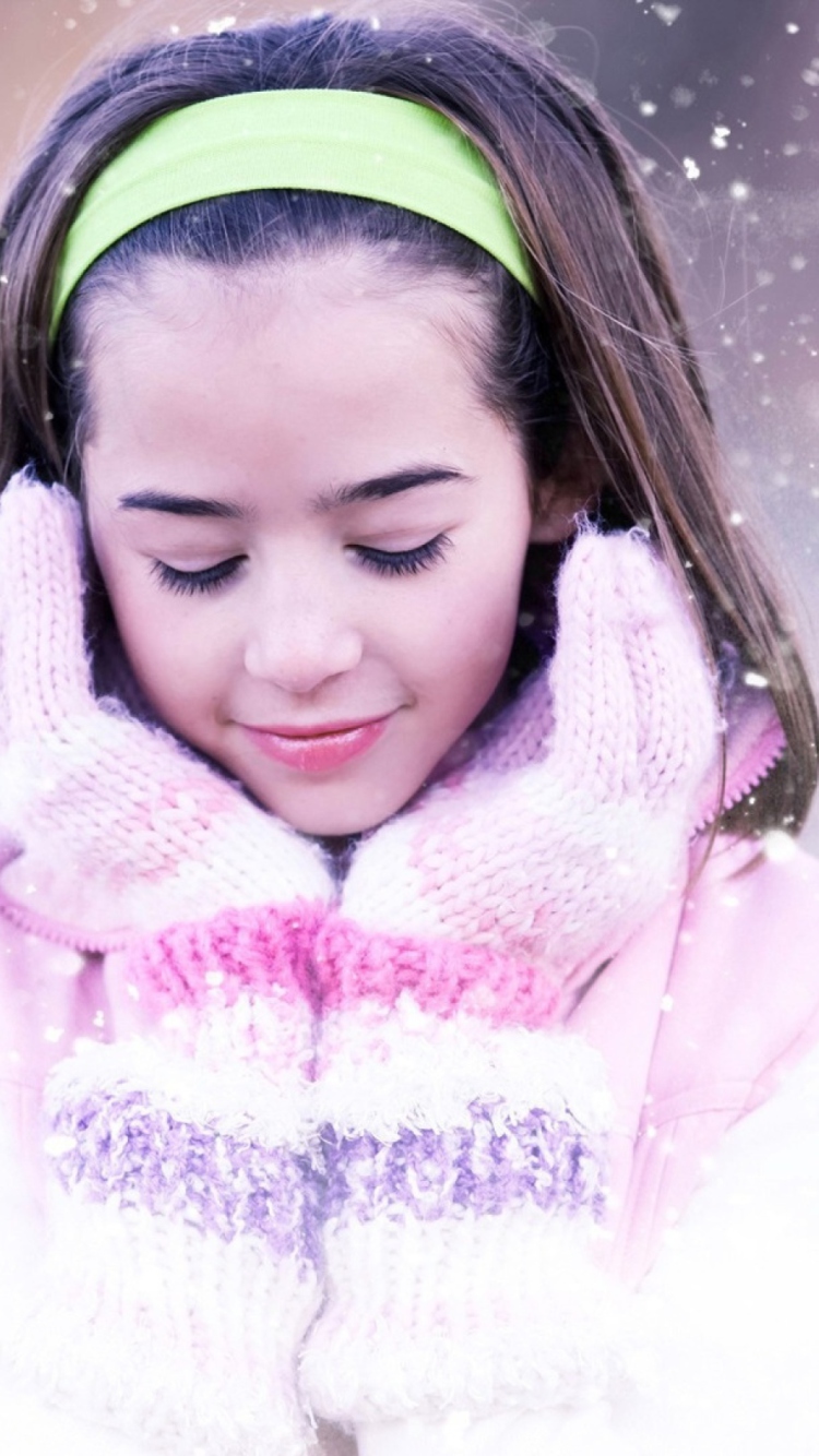 Girl In The Snow wallpaper 750x1334