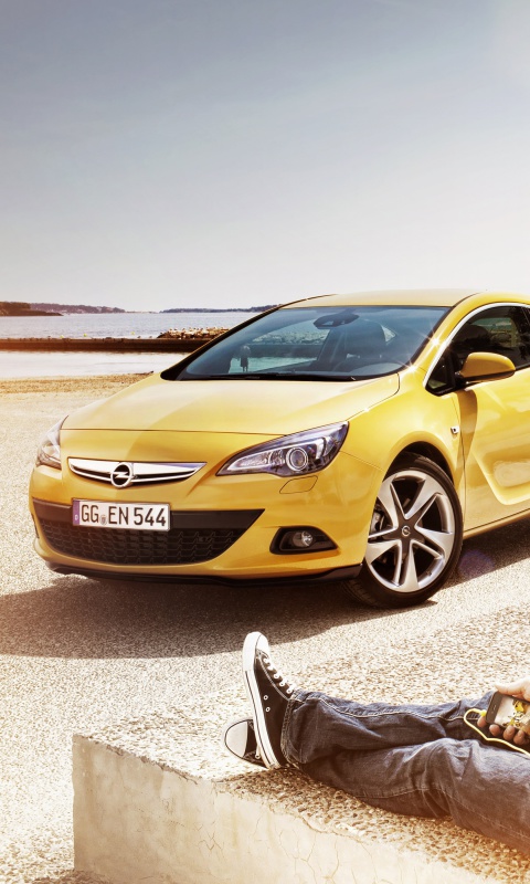 Couple with Opel screenshot #1 480x800