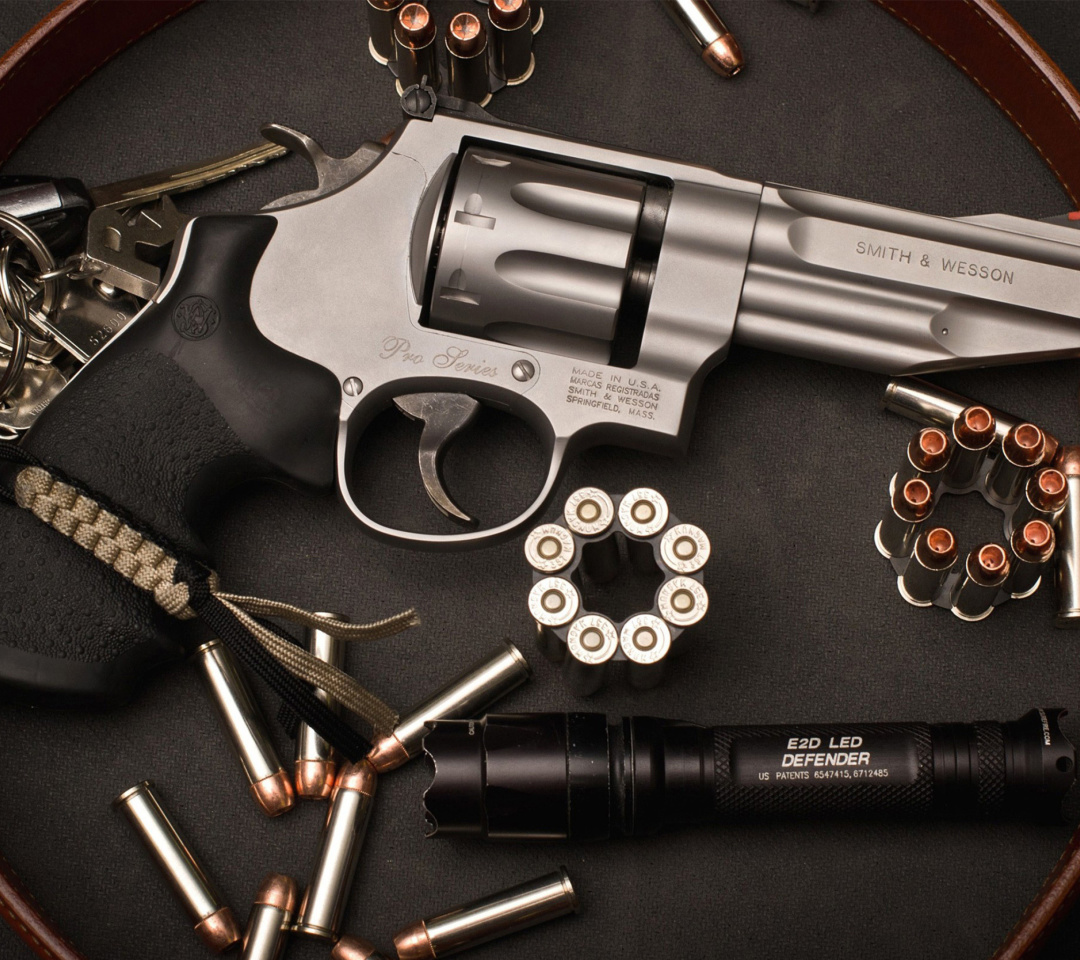 Fondo de pantalla Smith & Wesson Revolver 1080x960
