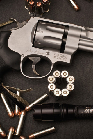 Smith & Wesson Revolver wallpaper 320x480