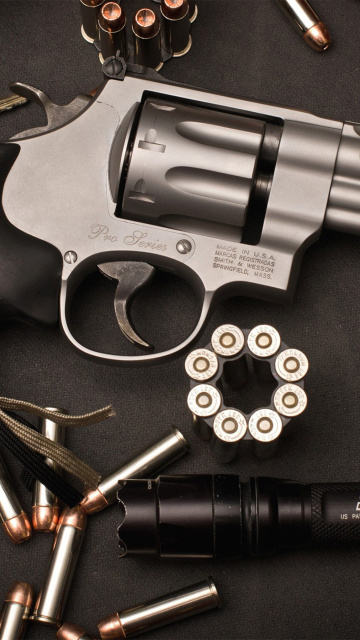 Smith & Wesson Revolver wallpaper 360x640
