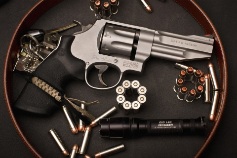 Smith & Wesson Revolver wallpaper 480x320