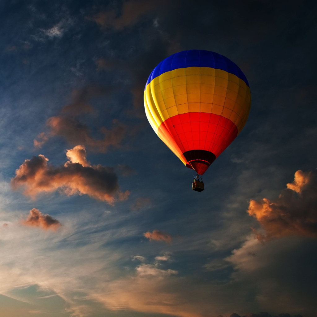 Colorful Air Balloon wallpaper 1024x1024