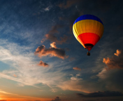 Fondo de pantalla Colorful Air Balloon 176x144