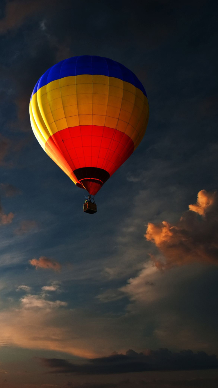 Fondo de pantalla Colorful Air Balloon 750x1334