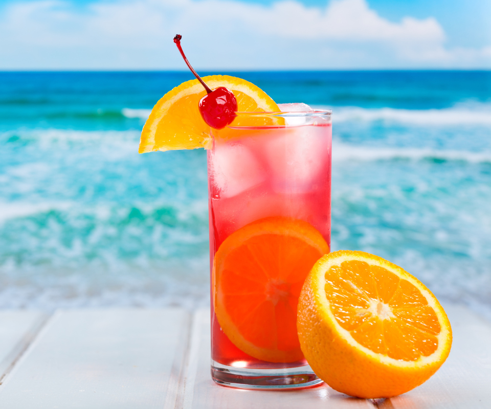 Обои Tropical Paradise Cocktail With Cherry On Top 960x800