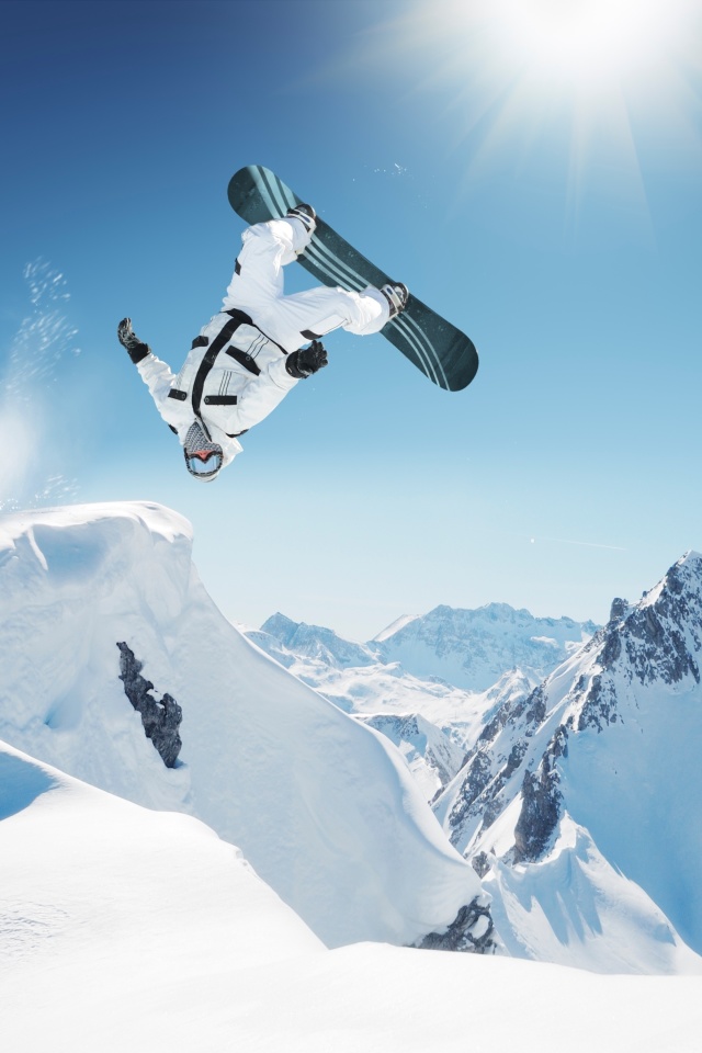 Обои Extreme Snowboarding HD 640x960