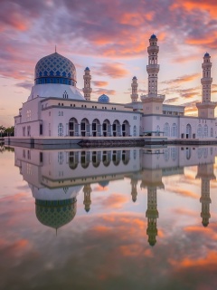 Das Kota Kinabalu City Mosque Wallpaper 240x320