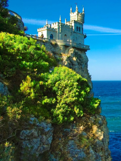Обои Swallows Nest Castle in Crimea 240x320