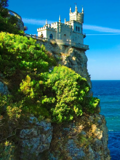 Swallows Nest Castle in Crimea wallpaper 240x320