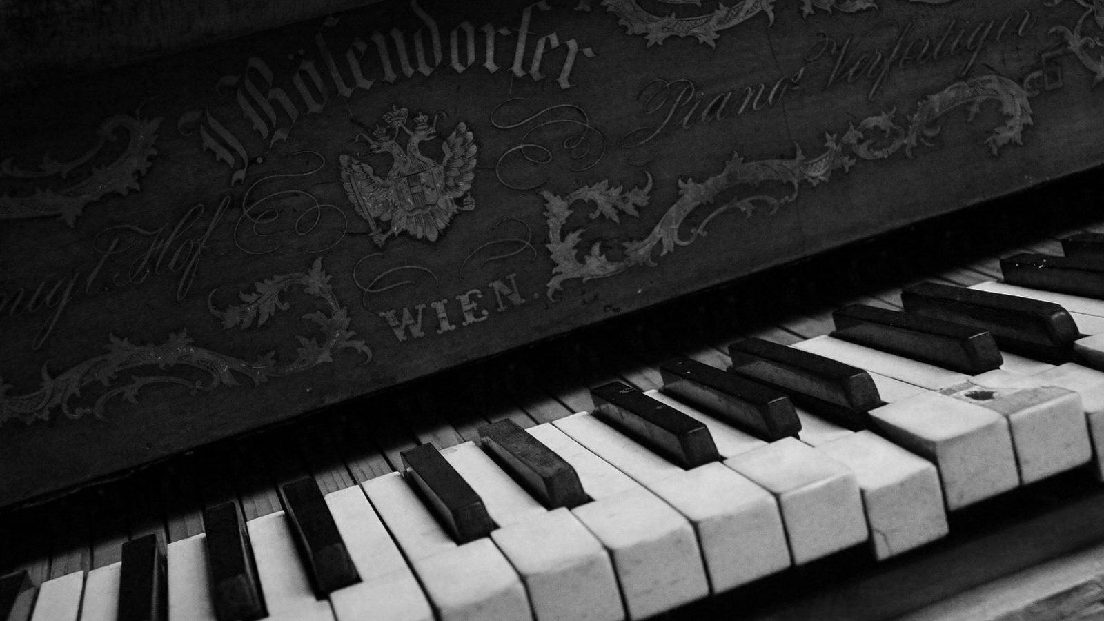 Das Vienna Piano Wallpaper 1600x900