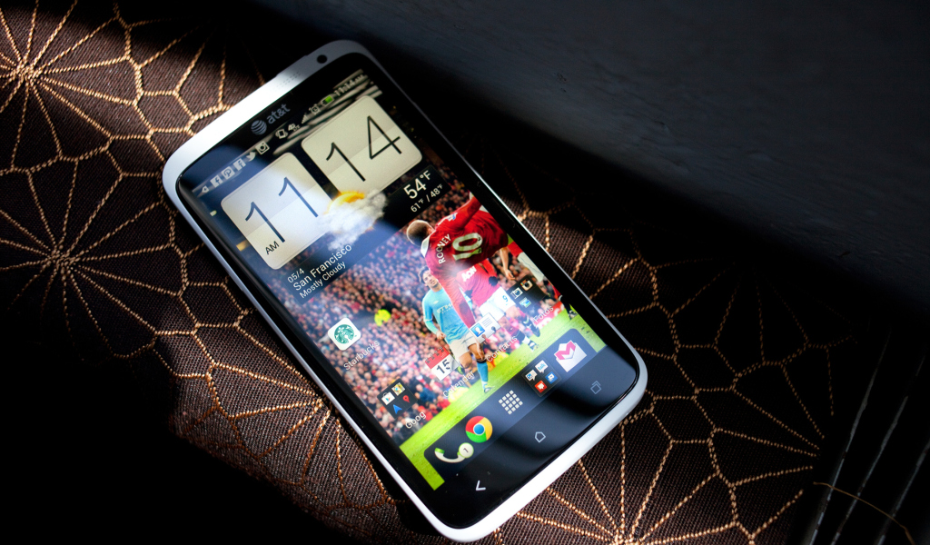Das HTC One X - Smartphone Wallpaper 1024x600