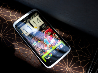 Das HTC One X - Smartphone Wallpaper 320x240