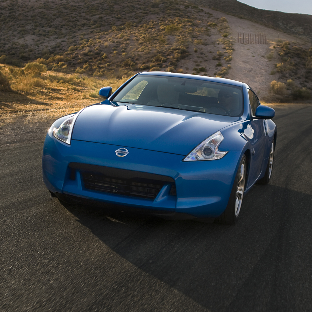 Nissan Z Coupe wallpaper 1024x1024