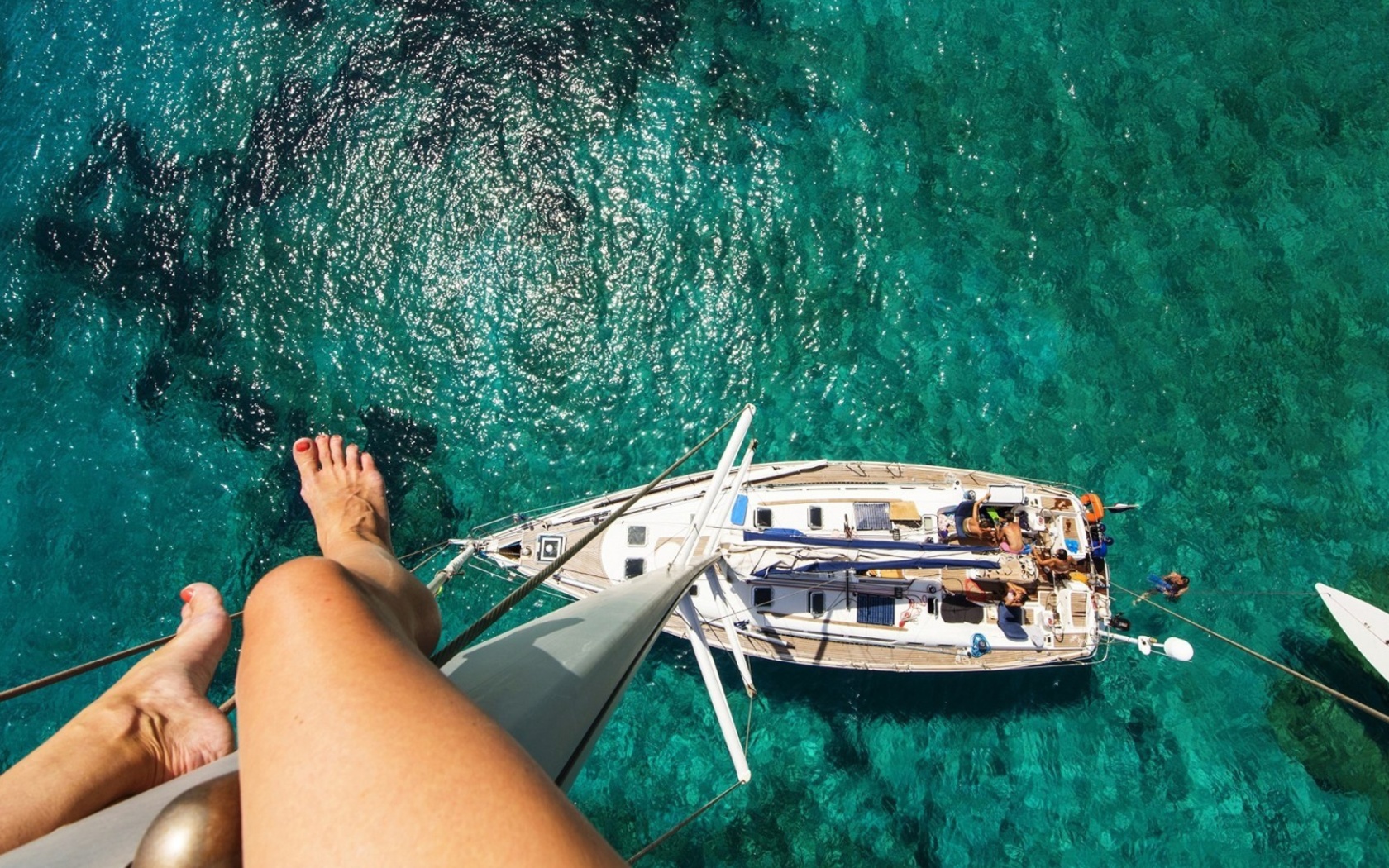 Das Crazy photo from yacht mast Wallpaper 1680x1050