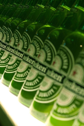 Screenshot №1 pro téma Heineken Beer 320x480