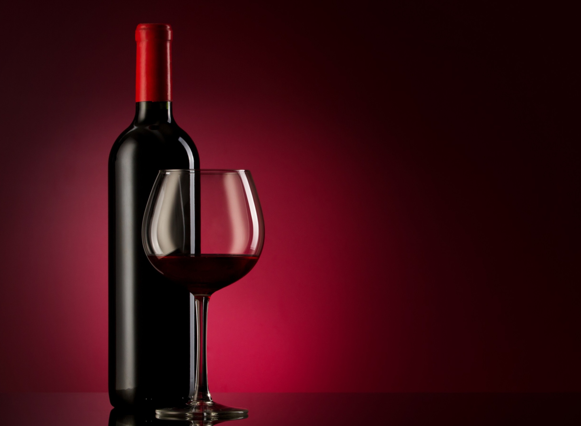 Fondo de pantalla Nice Bottle Of Red 1920x1408