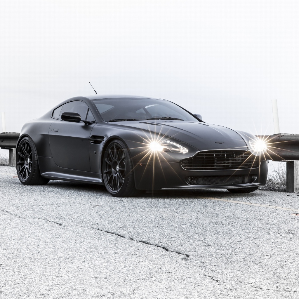 Fondo de pantalla 2015 Aston Martin V8 Vantage GT 1024x1024