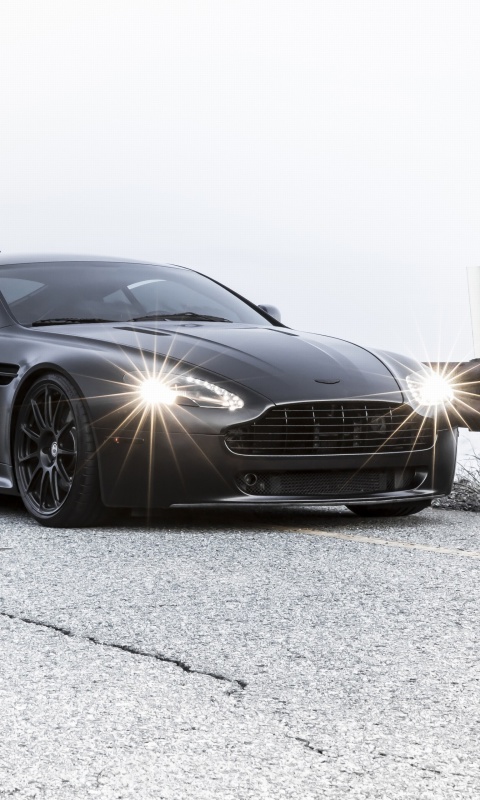 Das 2015 Aston Martin V8 Vantage GT Wallpaper 480x800