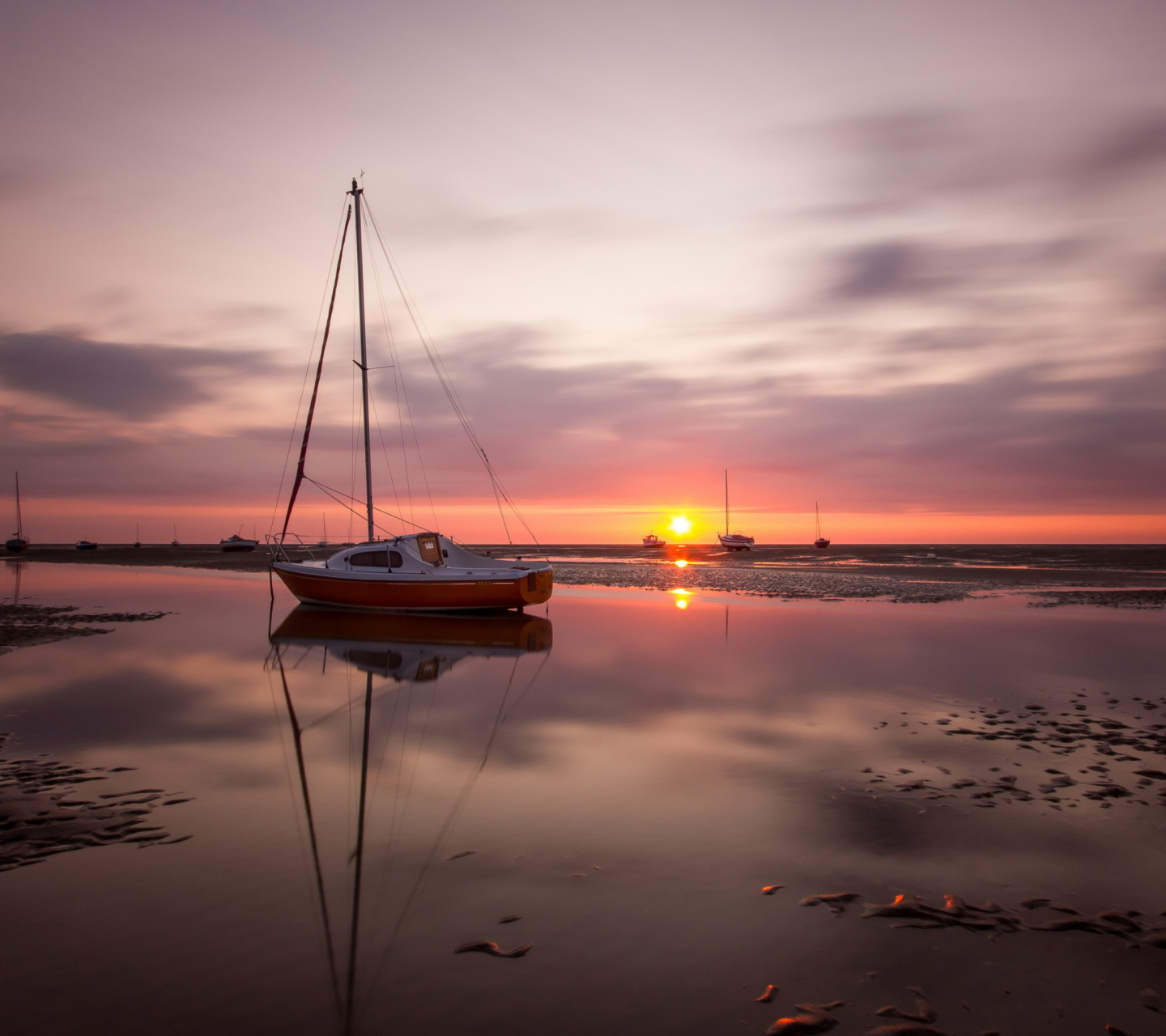 Fondo de pantalla Boat At Sunset 1440x1280