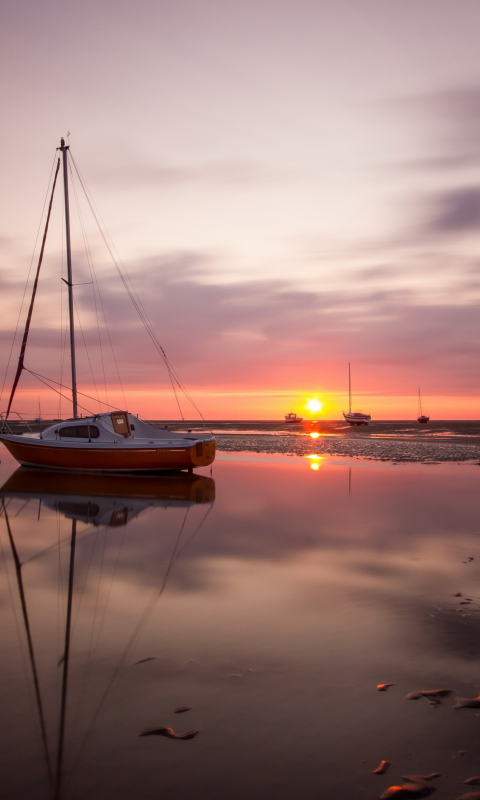Boat At Sunset screenshot #1 480x800