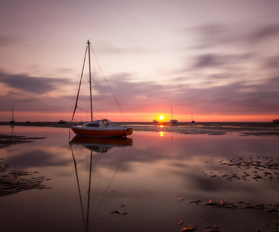 Boat At Sunset screenshot #1 960x800