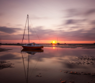 Boat At Sunset - Obrázkek zdarma pro 208x208