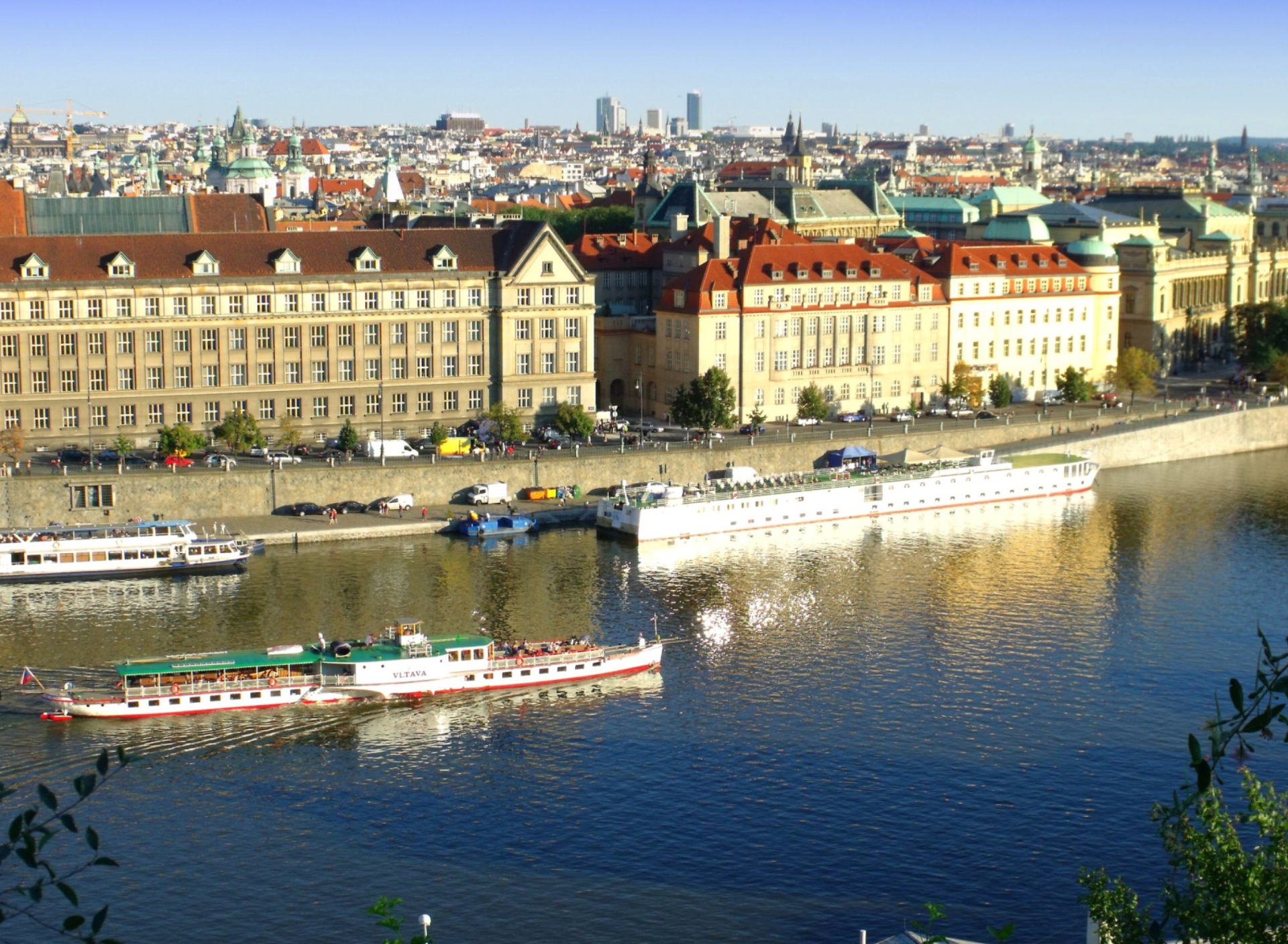 Prague Vltava wallpaper 1920x1408