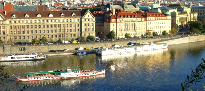 Das Prague Vltava Wallpaper 720x320
