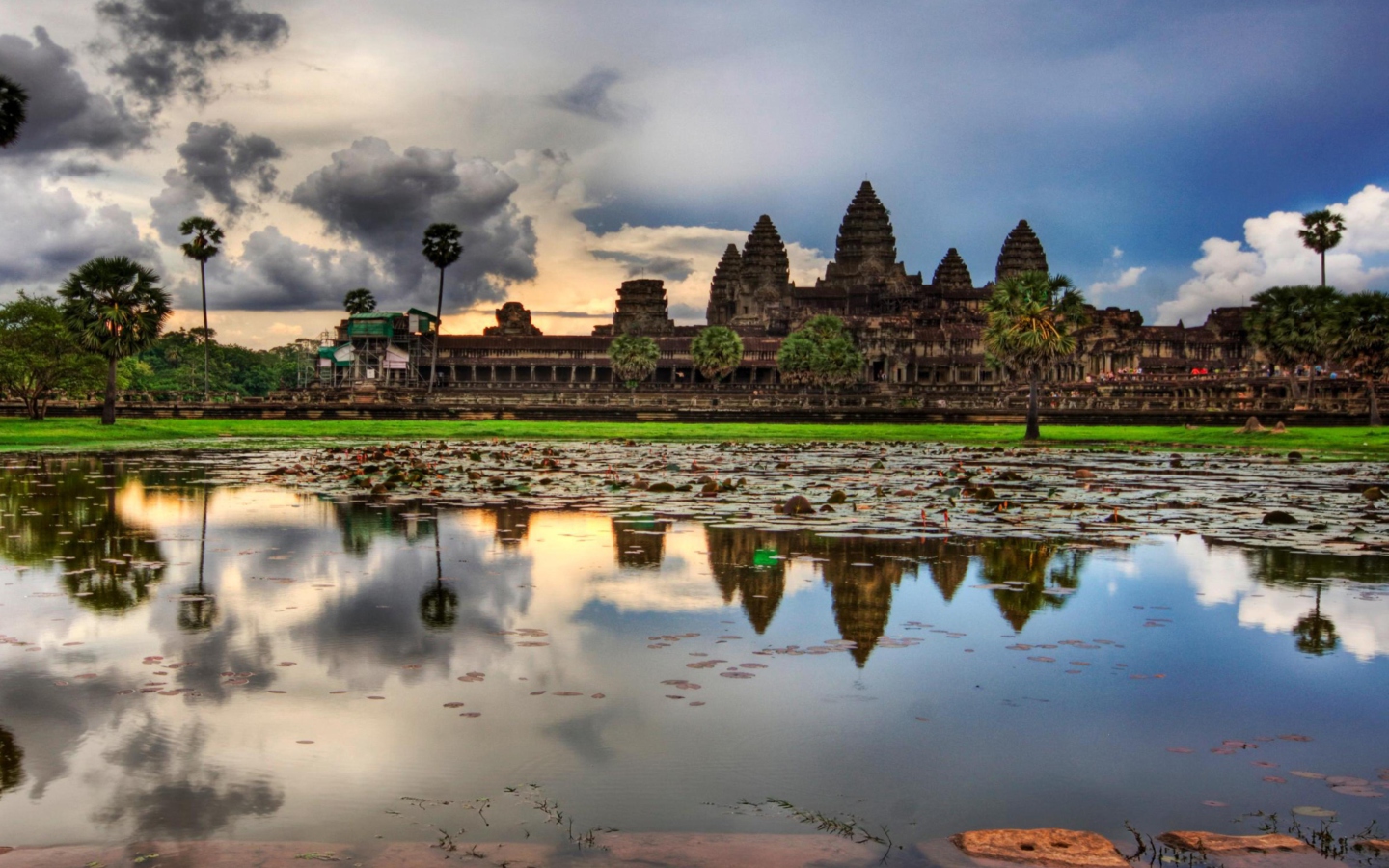 Angkor Wat wallpaper 1440x900