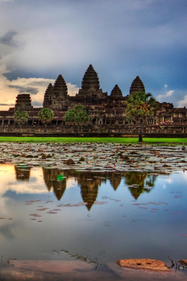 Fondo de pantalla Angkor Wat 640x960