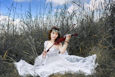 Обои Asian Girl Playing Violin 480x320