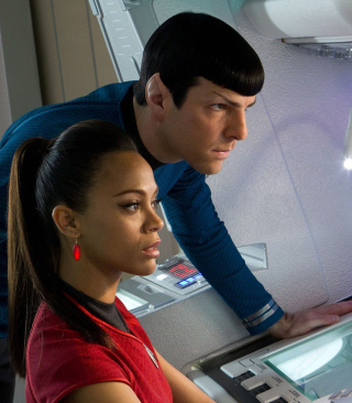 Kostenloses Spock And Uhura -  Star Trek Wallpaper für Palm Pre Plus