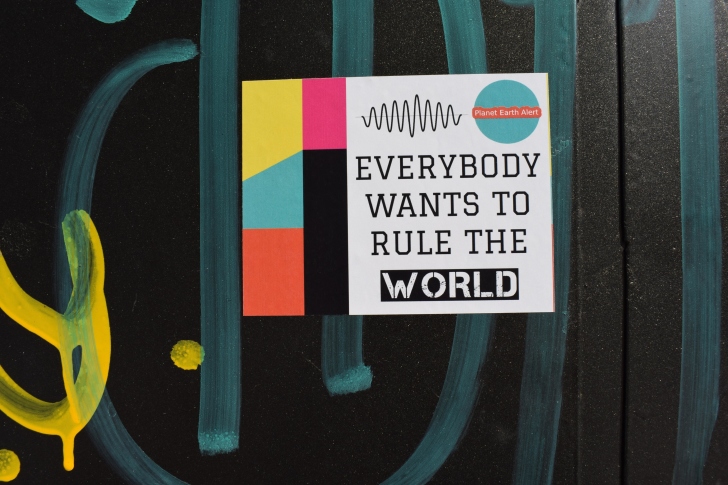 Everybody Wants to Rule the World wallpaper